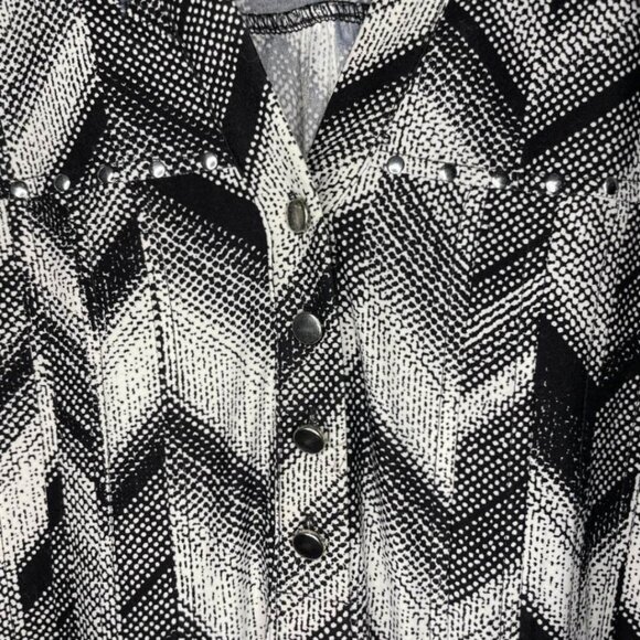 Cocomo Black White Chevron Studded Blouse Top Plus Size 2X Roll Tab Career - Picture 4 of 12